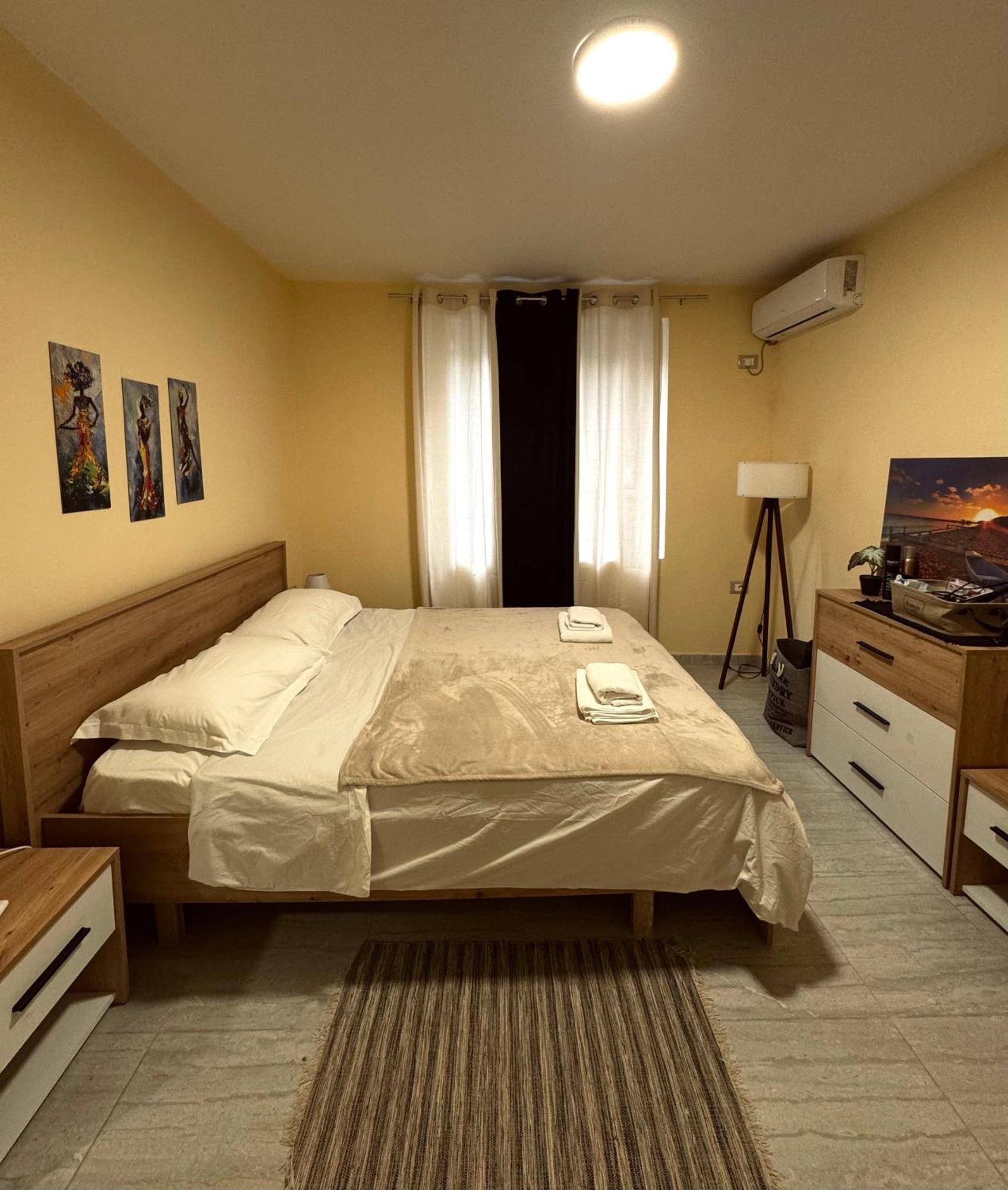 Urban Apartment In Blloku Тирана Экстерьер фото